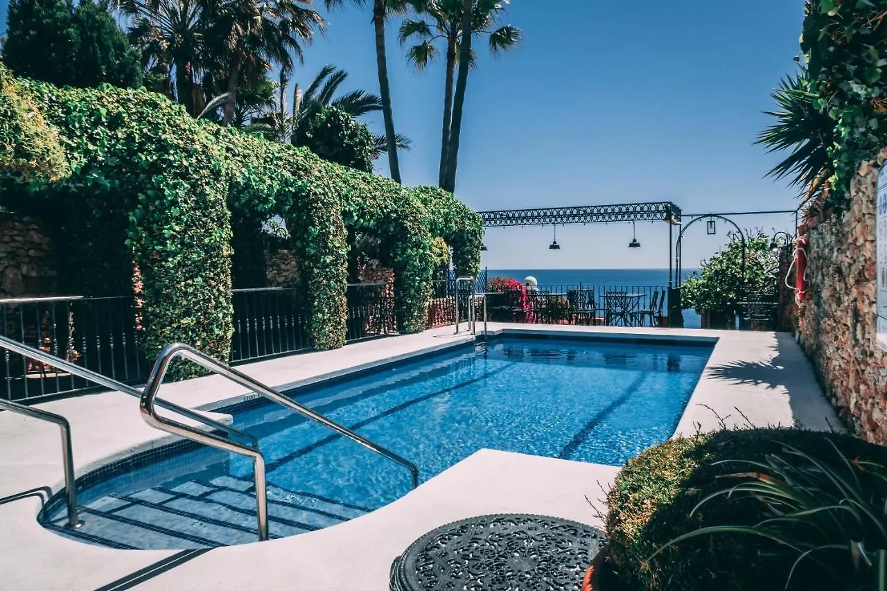 Hotel Carabeo contacts