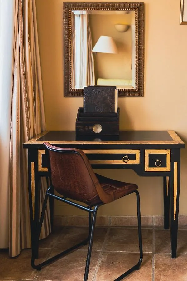 Hotel Carabeo Nerja